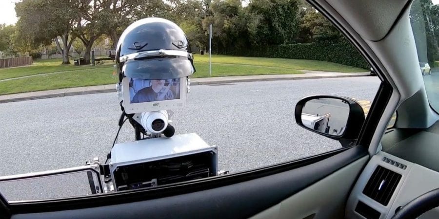 Crean un robot policía que evitará el encuentro directo entre agente y conductor | Grupo Marthe | Autotaller y alquiler de coches, furgonetas y camiones en el Maresme