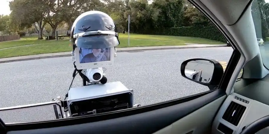 Grupo Marthe | Autotaller y alquiler de coches, furgonetas y camiones en el Maresme | Crean un robot policía que evitará el encuentro directo entre agente y conductor