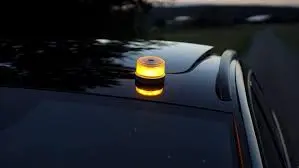 Grupo Marthe | Autotaller y alquiler de coches, furgonetas y camiones en el Maresme | Una baliza luminosa sustituirá los triángulos de emergencia