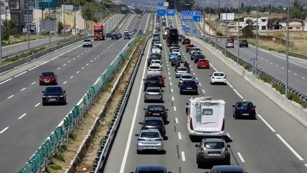 Grupo Marthe | Autotaller y alquiler de coches, furgonetas y camiones en el Maresme | Conducción correcta: Usa el carril derecho por defecto y el izquierdo para adelantar