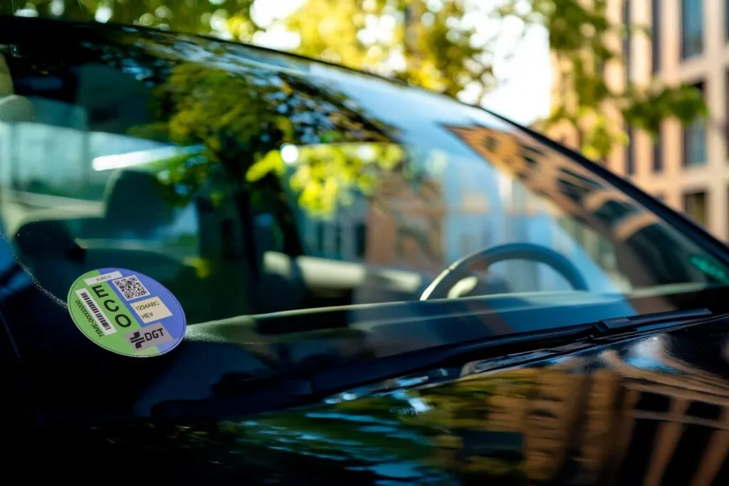 Grupo Marthe | Autotaller y alquiler de coches, furgonetas y camiones en el Maresme | ¿Zonas de Bajas Emisiones en el centro? Cómo seguir trabajando sin multas reservando la furgoneta ideal