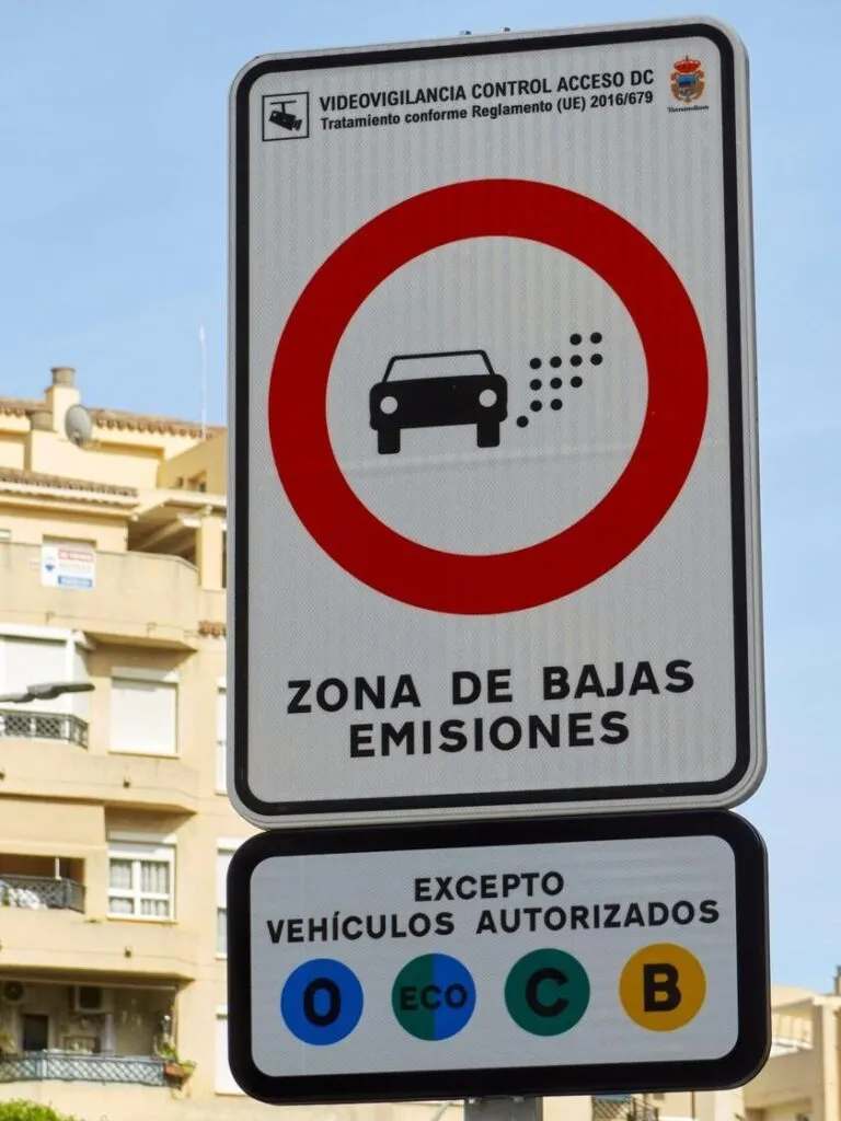 Grupo Marthe | Autotaller y alquiler de coches, furgonetas y camiones en el Maresme | ¿Zonas de Bajas Emisiones en el centro? Cómo seguir trabajando sin multas reservando la furgoneta ideal